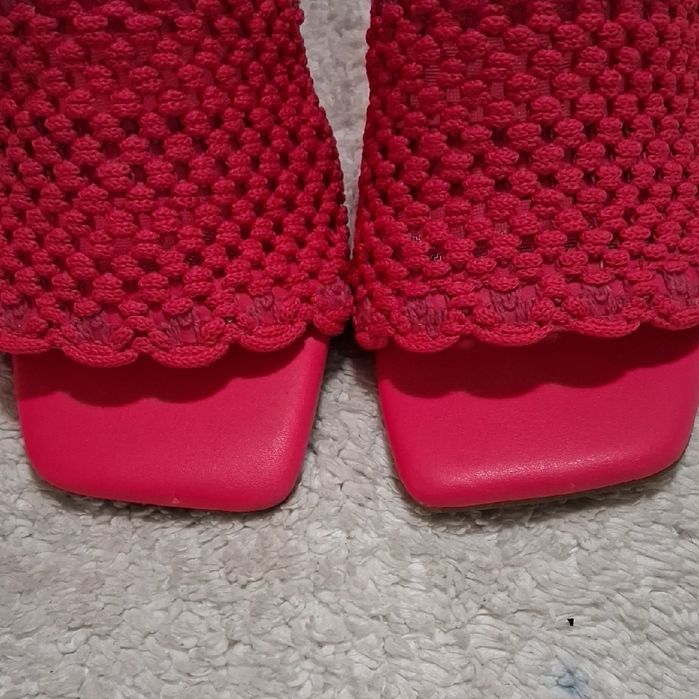 Gianni Bini Vibrant Pink Woven Heels - Picture 9 of 12